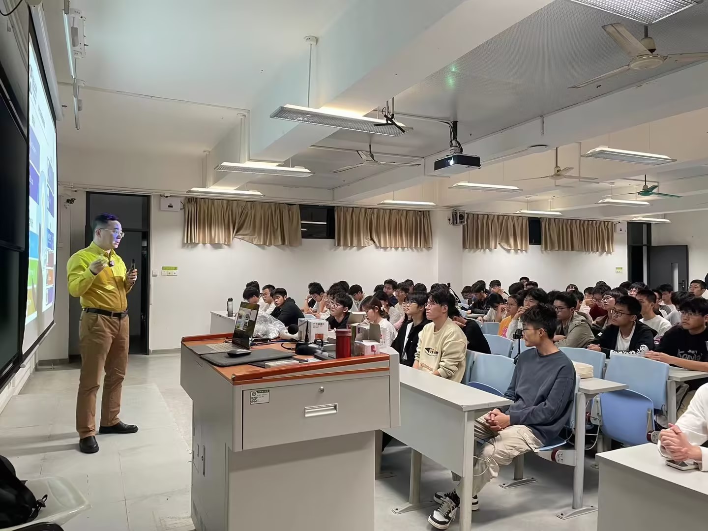 求职干货—j9娱乐科技CEO章慧谈“企业对工程师的素质要求”——2024.3.25